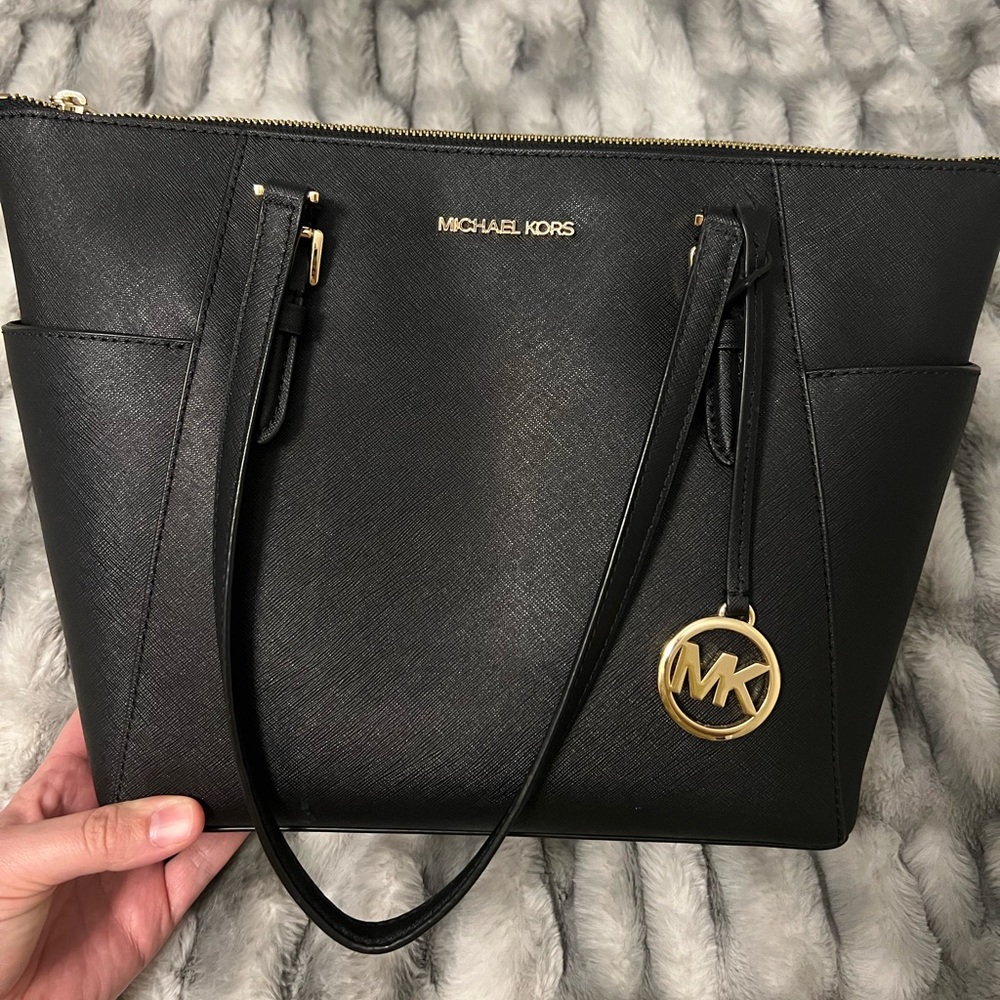 Black saffiano leather Michael Kors purse